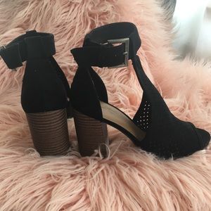 Black Open toe Heels with Wooden Chunky heel